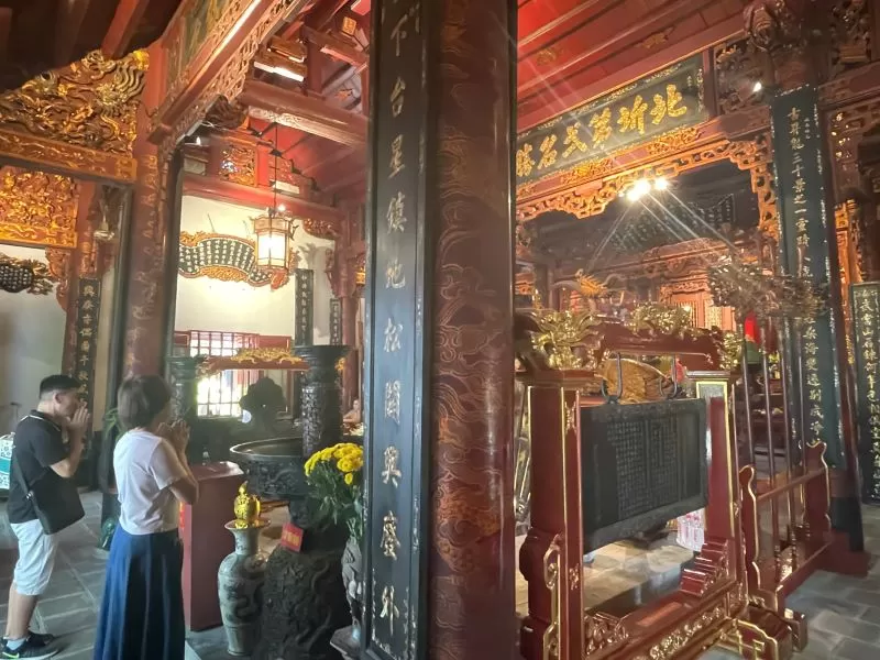 ハノイ観光で知っておきたいベトナムのお寺参り・旧暦1日・15日に受け継がれる伝統文化・ハノイ文化